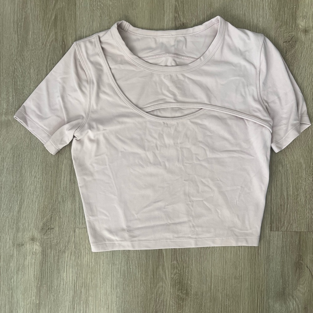 Lululemon nulu crop top with keyhole cut out
